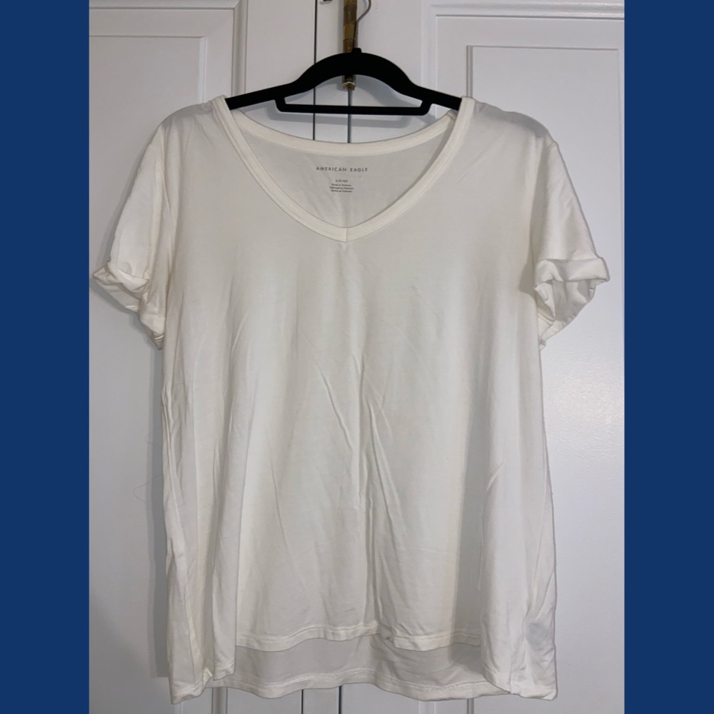 American Eagle White V Neck Short Sleeve T-Shirt - Women’s Size Small